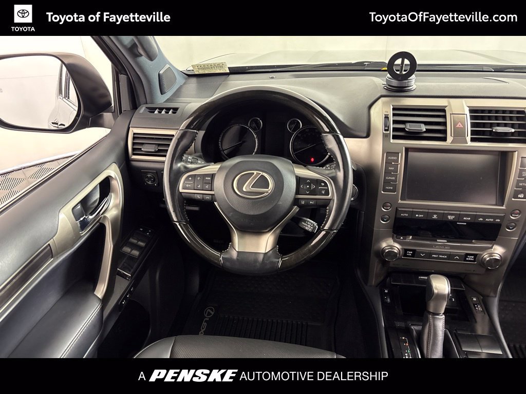 Used 2020 Lexus GX 460 Premium w/ Premium Package AWD/4WD image 2