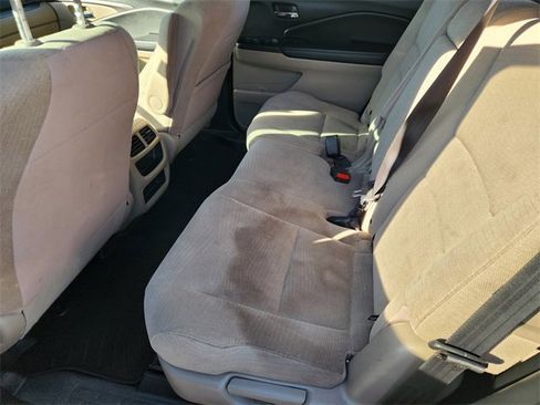 Used 2017 Honda Pilot LX image 9