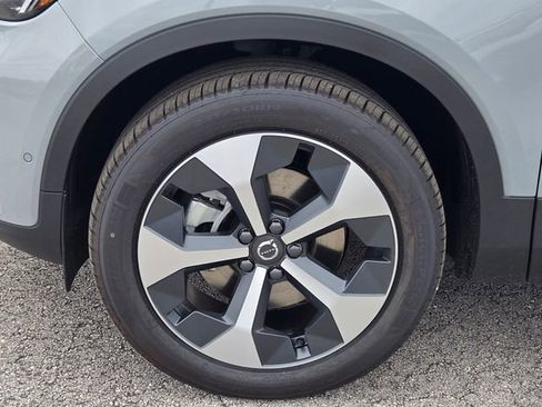 New 2026 Volvo XC40 B5 Plus w/ Protection Package Premier AWD/4WD image 12