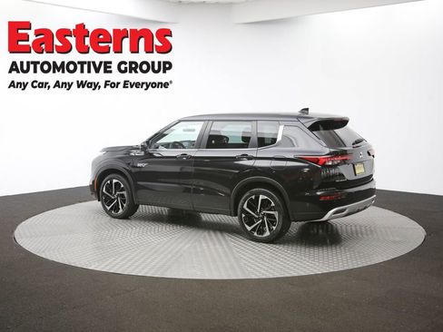 Used 2023 Mitsubishi Outlander SE image 64