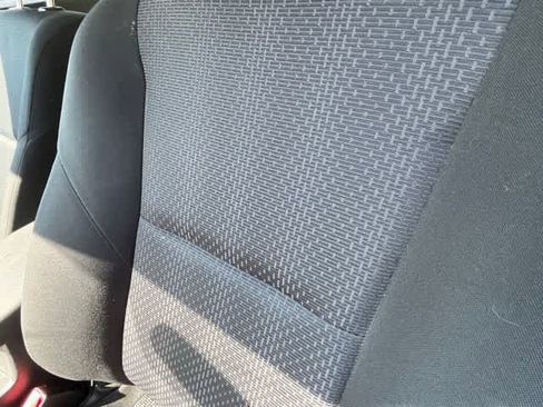 Used 2010 MAZDA MAZDA3 i Touring FWD image 7