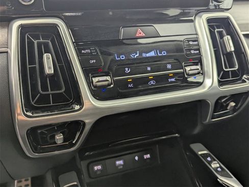 Used 2021 Kia Sorento SX Prestige image 22