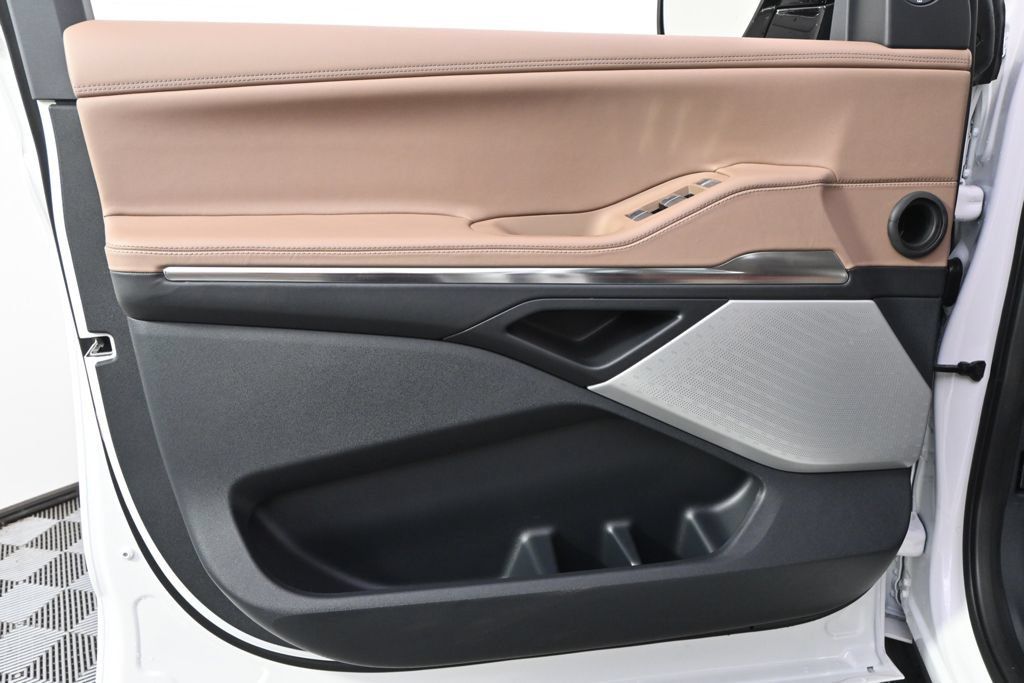 New 2027 Lincoln Navigator Black Label AWD/4WD image 23
