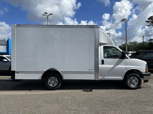 New 2025 Chevrolet Express 3500 Work Van w/ Power Convenience Package image 17