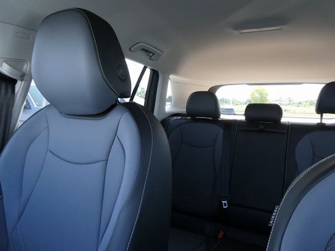 New 2025 Volkswagen Tiguan SE image 36