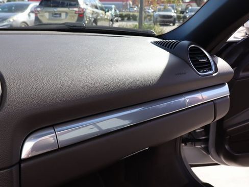 Used 2023 Porsche 718 Boxster image 37
