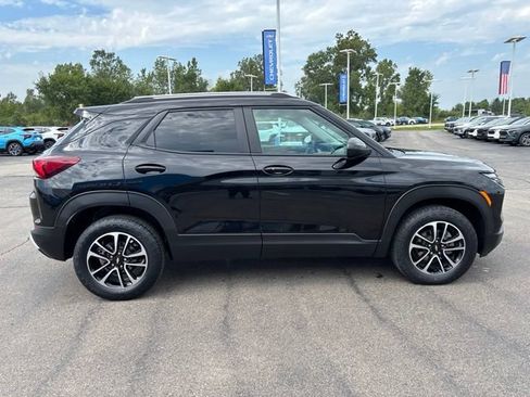 Used 2024 Chevrolet TrailBlazer LT AWD/4WD image 6