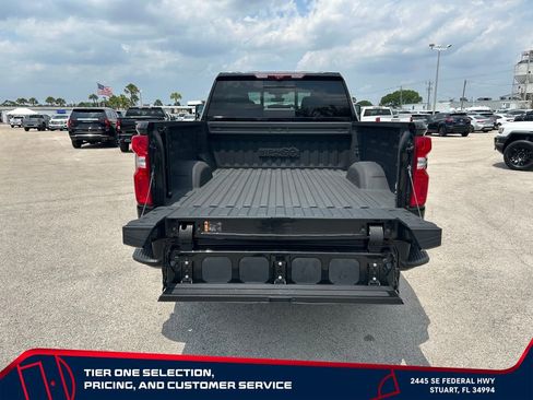 Used 2022 Chevrolet Silverado 2500 High Country w/ Technology Package AWD/4WD image 10