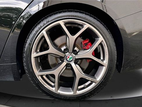 Used 2019 Alfa Romeo Giulia RWD image 33