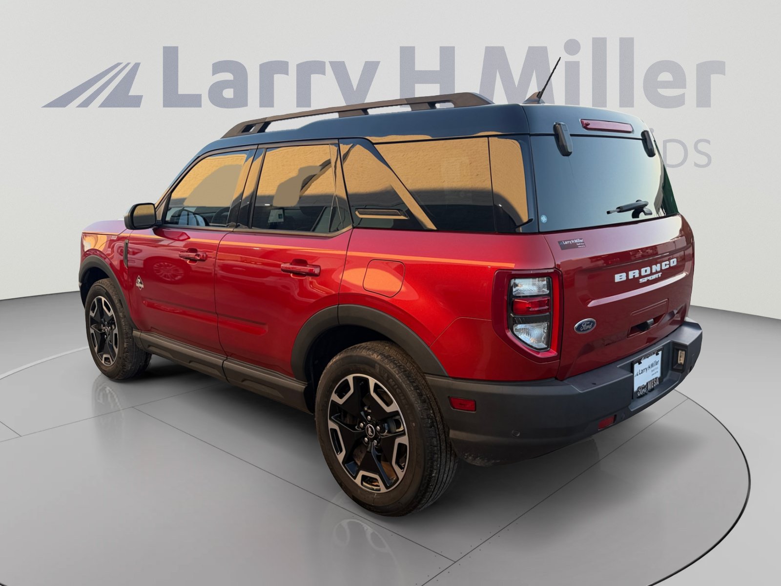 Used 2024 Ford Bronco Sport Outer Banks w/ Tech Package AWD/4WD image 3