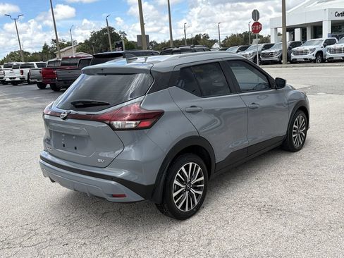 Used 2022 Nissan Kicks SV FWD image 4