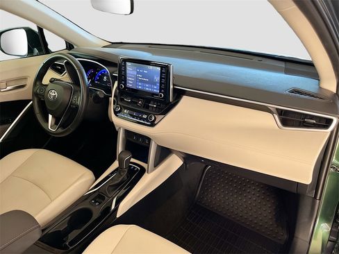 Used 2022 Toyota Corolla Cross XLE w/ Convenience Package image 35