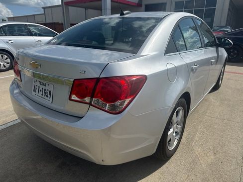 Used 2015 Chevrolet Cruze LT FWD image 4