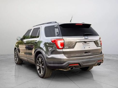 Used 2018 Ford Explorer XLT w/ Equipment Group 202A FWD image 5