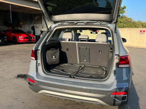 Used 2022 Volkswagen Taos SE w/ Panoramic Sunroof Package image 25