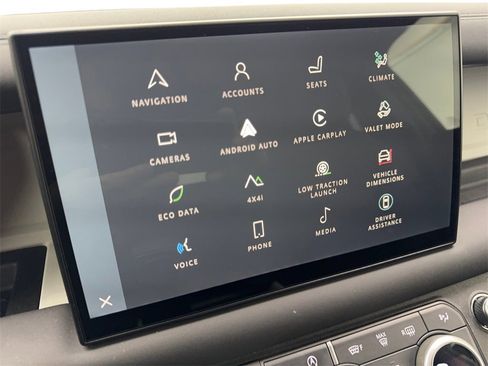 Used 2025 Land Rover Defender 110 S image 62