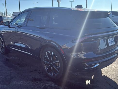 Used 2024 Lincoln Nautilus Reserve w/ Equipment Group 202A image 6