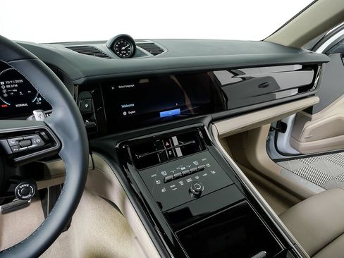 New 2026 Porsche Panamera 4 image 13