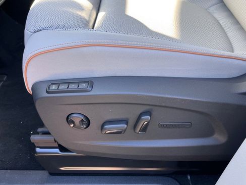 New 2025 Volkswagen ID. Buzz 1st Edition image 6