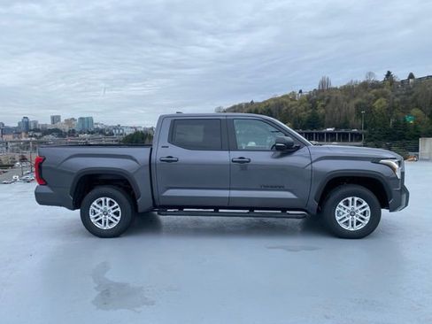 New 2026 Toyota Tundra SR5 image 3