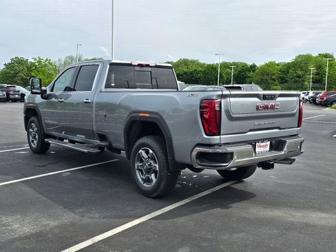 New 2026 GMC Sierra 3500 SLT w/ SLT Premium Package AWD/4WD image 8