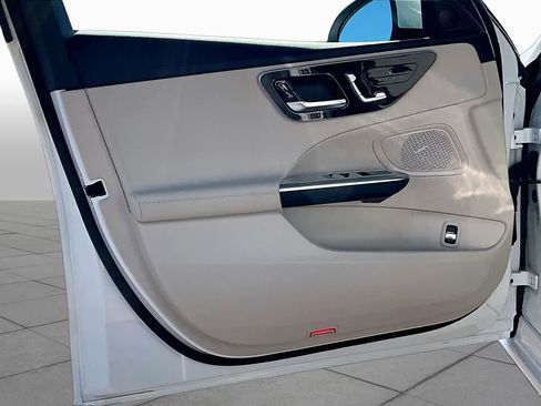 Used 2025 Mercedes-Benz C 300 4MATIC Sedan image 22
