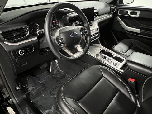 Used 2024 Ford Explorer XLT w/ Equipment Group 202A image 25