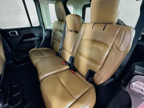 Used 2020 Jeep Wrangler Unlimited Sahara AWD/4WD image 25
