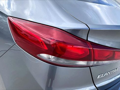 Used 2018 Hyundai Elantra SEL FWD image 27