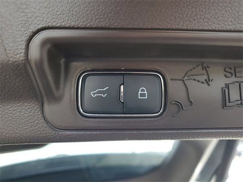 Used 2024 Ford Explorer King Ranch w/ Technology Package image 9