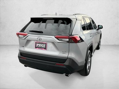 Used 2025 Toyota RAV4 XLE AWD/4WD image 5