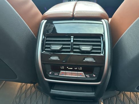 Used 2019 BMW X5 xDrive50i w/ M Sport Package image 19