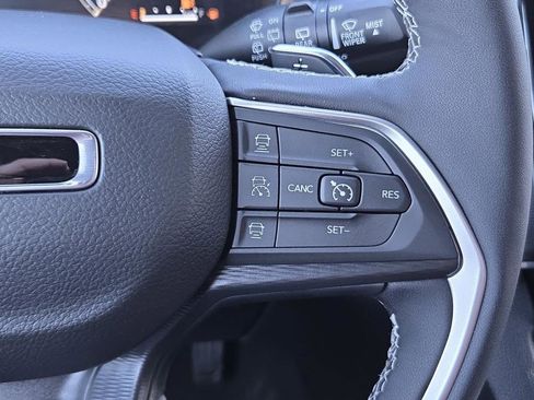 New 2025 Jeep Grand Cherokee L Laredo w/ Luxury Tech Group I RWD image 25