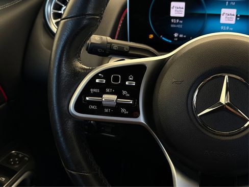 Used 2021 Mercedes-Benz GLB 250 image 25