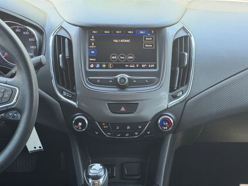 Used 2019 Chevrolet Cruze LT w/ LT Fleet Convenience Package FWD image 16