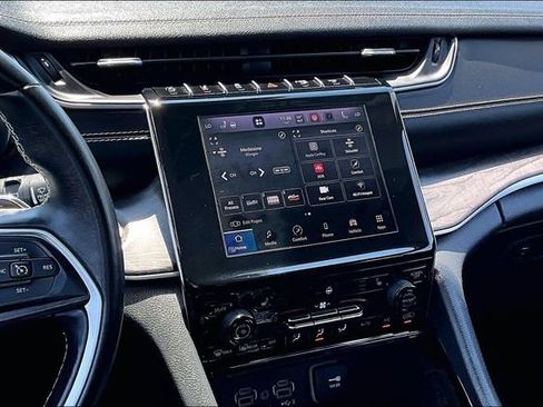 Used 2022 Jeep Grand Cherokee Limited RWD image 9