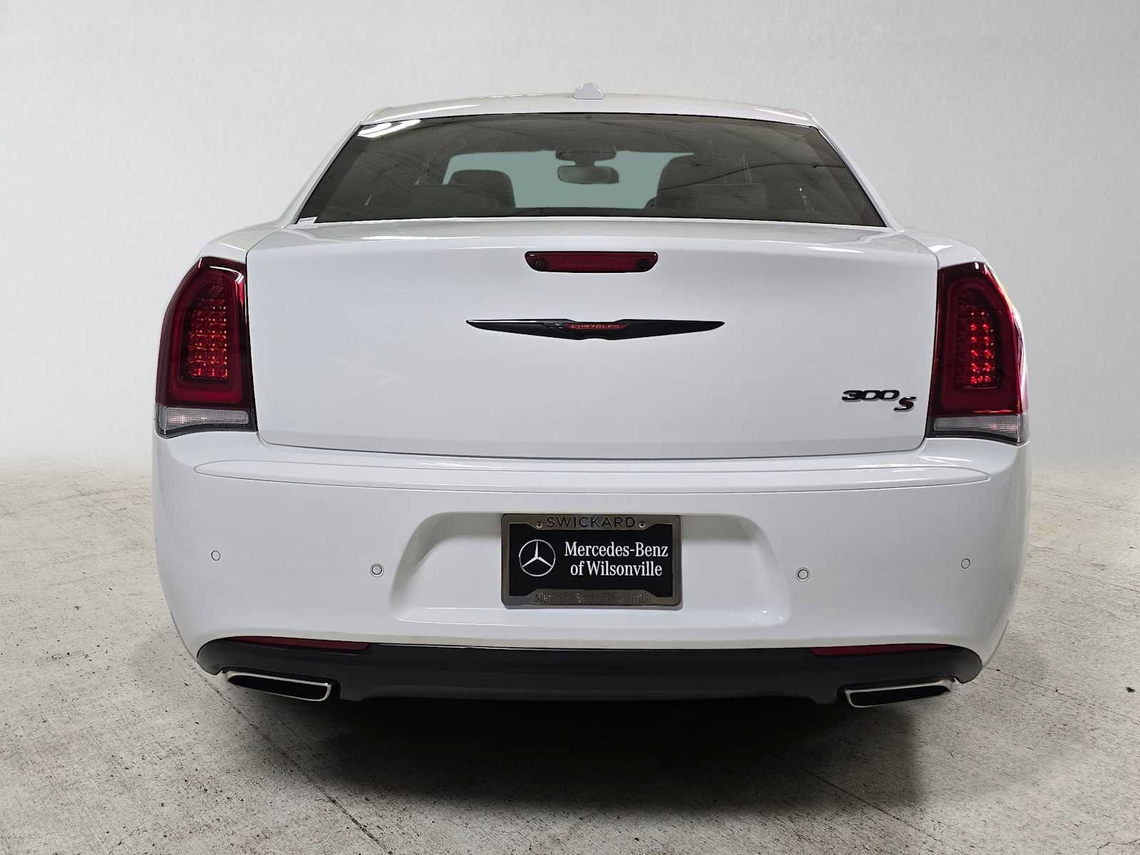 Used 2023 Chrysler 300 S RWD image 4