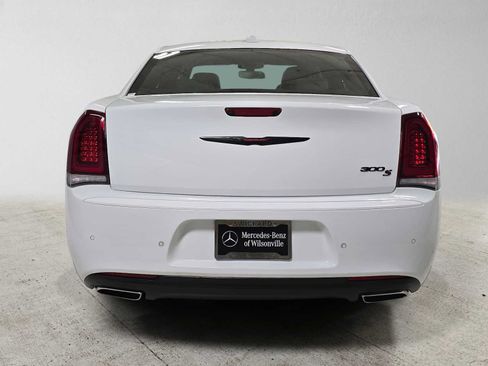 Used 2023 Chrysler 300 S RWD image 4