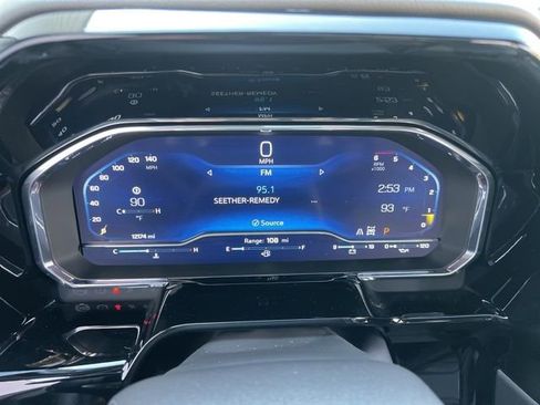 Used 2025 Chevrolet Silverado 1500 ZR2 w/ Technology Package image 10