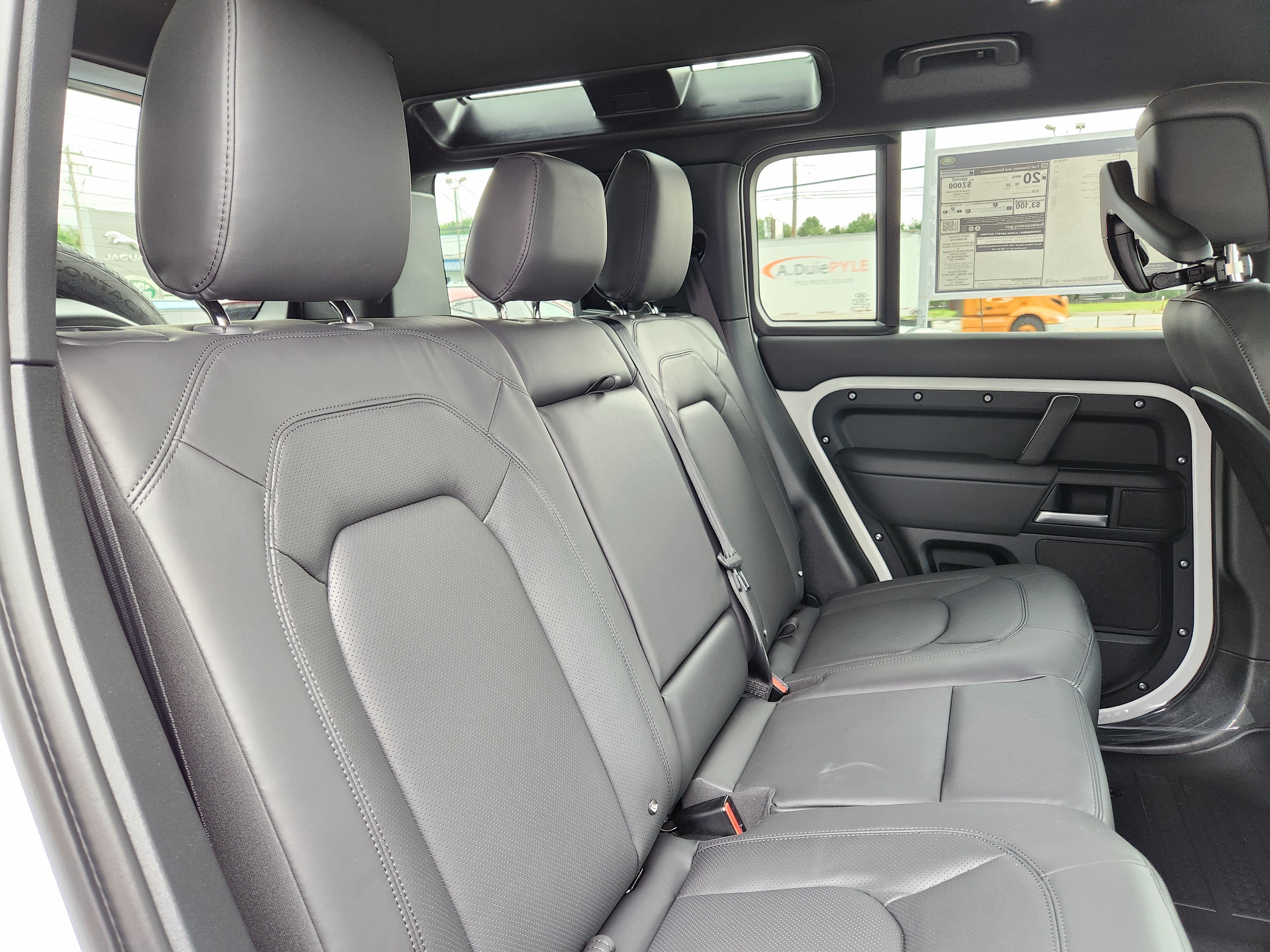 New 2026 Land Rover Defender 110 X-Dynamic SE AWD/4WD image 11