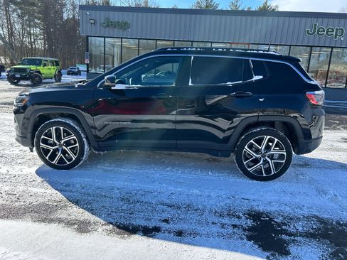 Used 2025 Jeep Compass Limited w/ Sun & Sound Group image 15