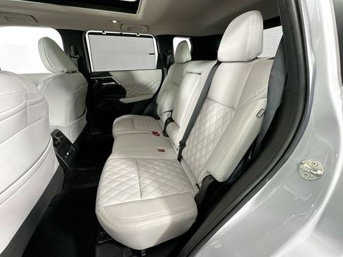 Used 2023 Mitsubishi Outlander SEL AWD/4WD image 25