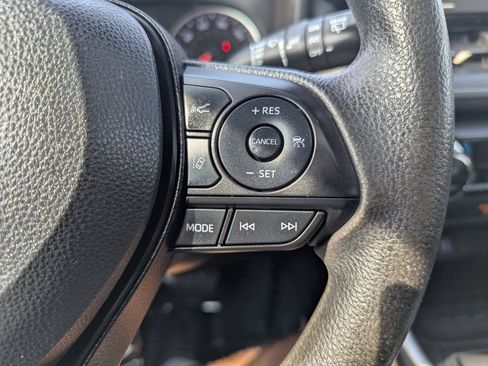 Used 2022 Toyota RAV4 XLE w/ Convenience Package FWD image 27