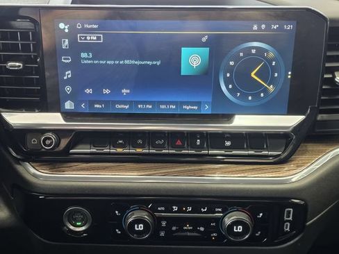 Used 2024 Chevrolet Silverado 1500 LT AWD/4WD image 17