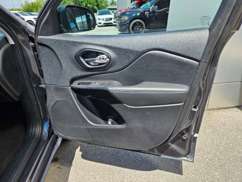 Used 2023 Jeep Cherokee Altitude Lux image 14