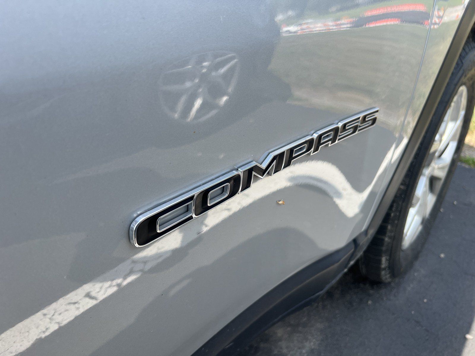 Used 2024 Jeep Compass Latitude AWD/4WD image 5