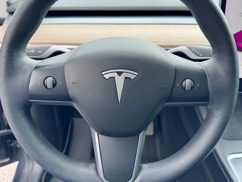 Used 2021 Tesla Model Y Long Range AWD/4WD image 27