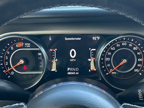 Used 2020 Jeep Wrangler Unlimited Sahara AWD/4WD image 24