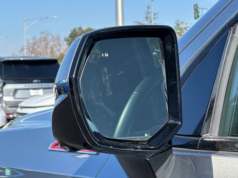 Used 2025 Chevrolet Tahoe Z71 image 50