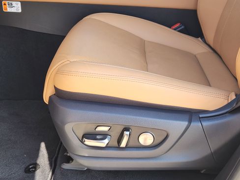 Used 2025 Lexus LX 600 4WD w/ Luxury Package image 29